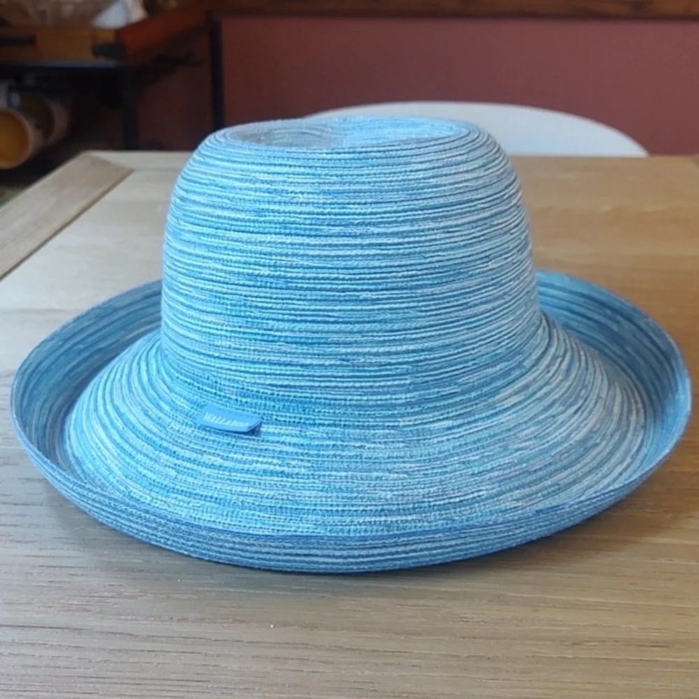 Wallaroo Hat Company | Sydney Sun Hat in Light Blue Never Worn - Picture 6 of 10